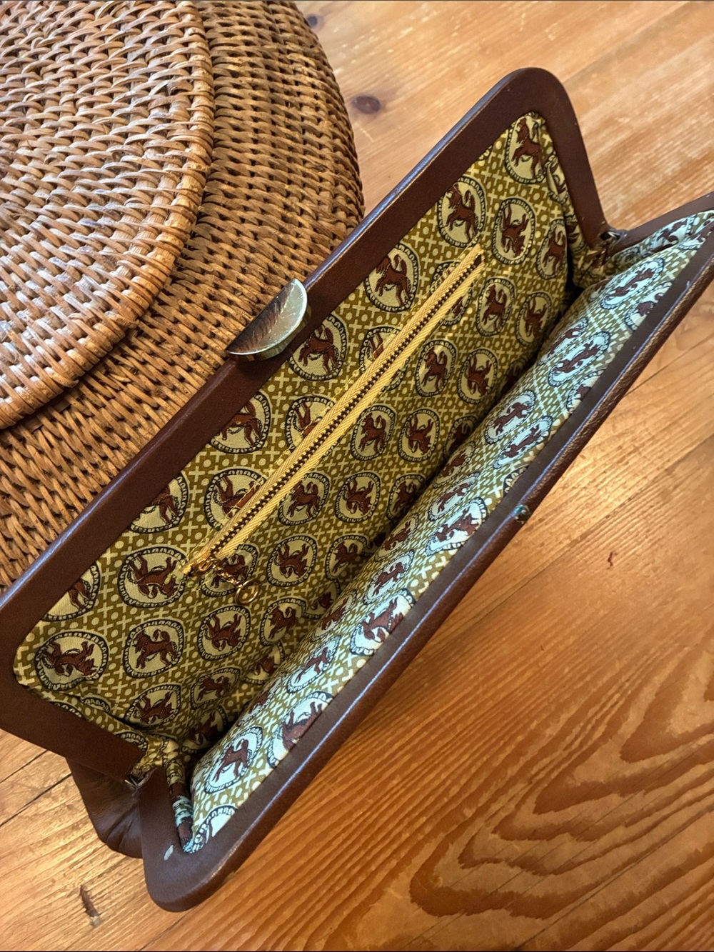 Vintage Textured Brown Leather Stallion Circus Horse Print Frame Clutch Bag - Picture 5 of 12